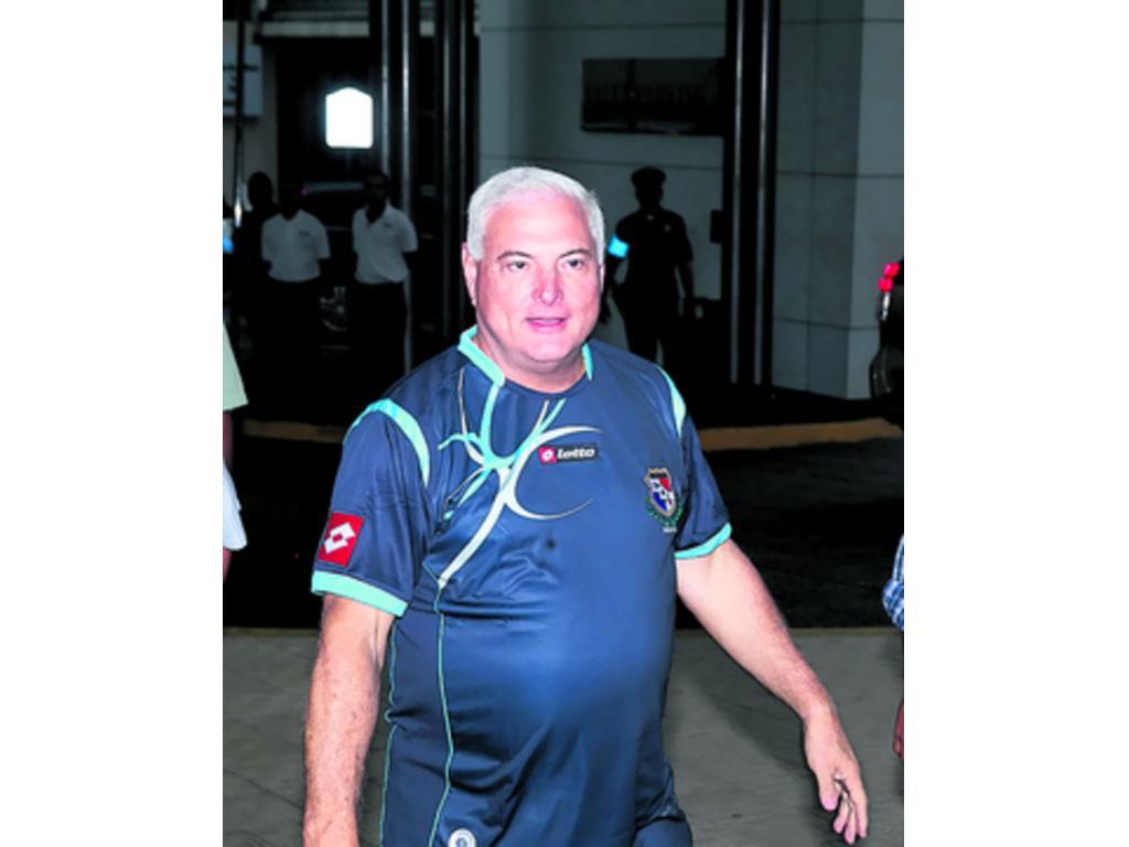 Ricardo Martinelli, presidente de Panamá, sigue apoyando a la Roja.(Archivo)