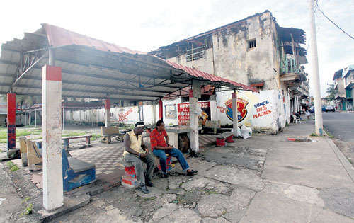 <p>Reunión. La famosa caseta de la Plaza Amador.</p>