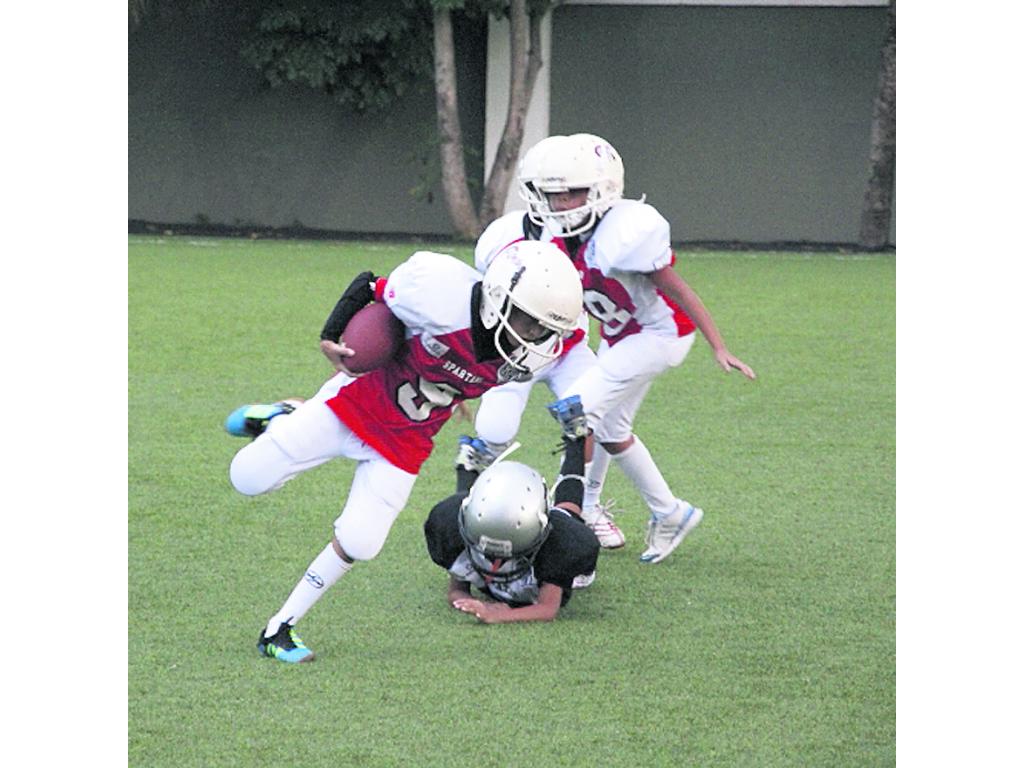 Este defensa es superado por este running back.()