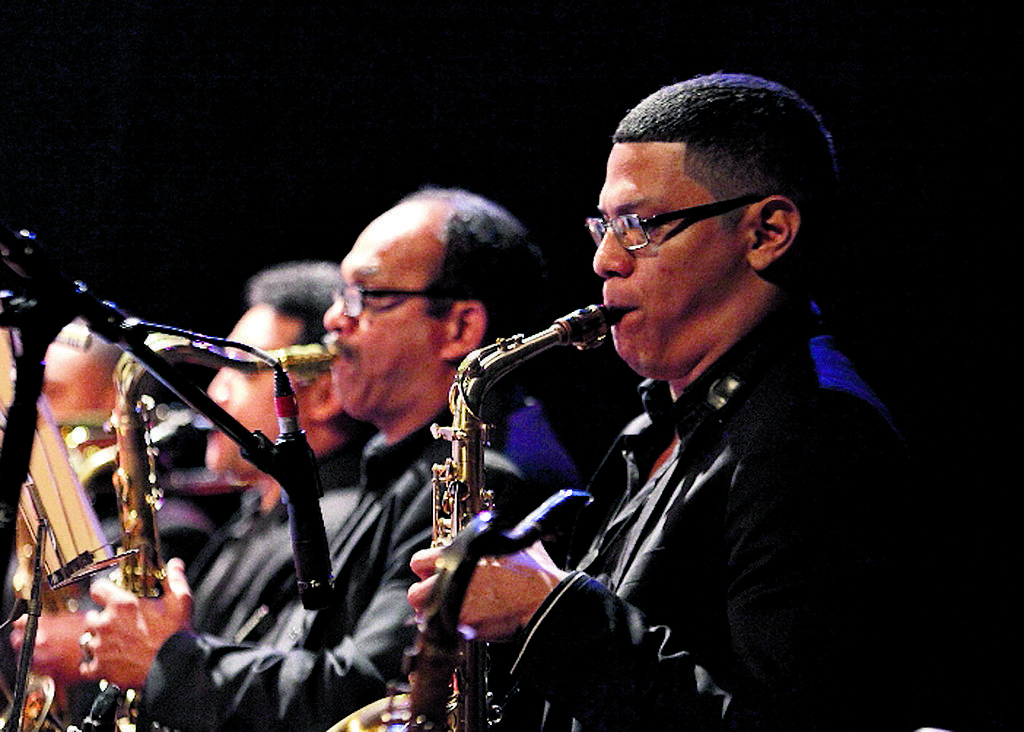 5. El saxofonista Carlos Ubarte y su Big Band.