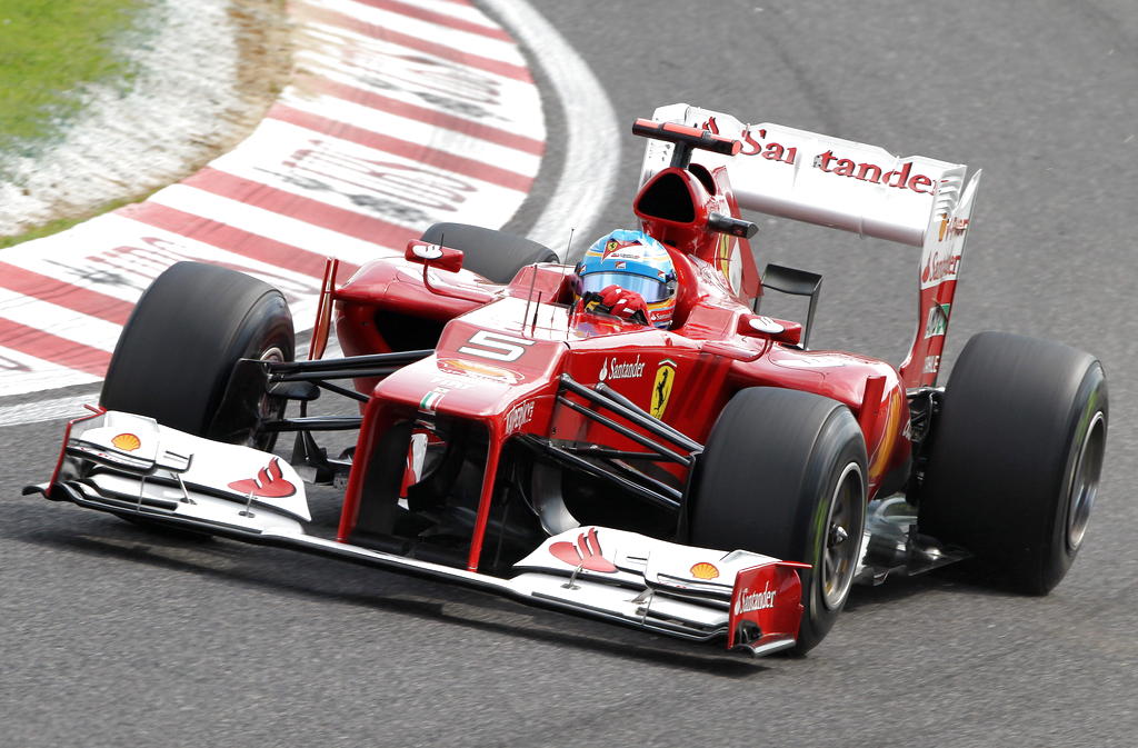 Alonso durante la tercera sesión de practica en el circuito de Suzuka en Suzuka. Foto: EFE<br>