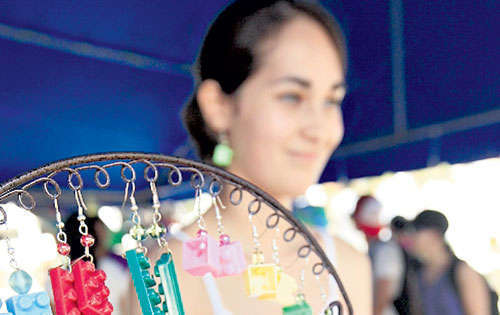 <p>Accesorios reciclables.</p>