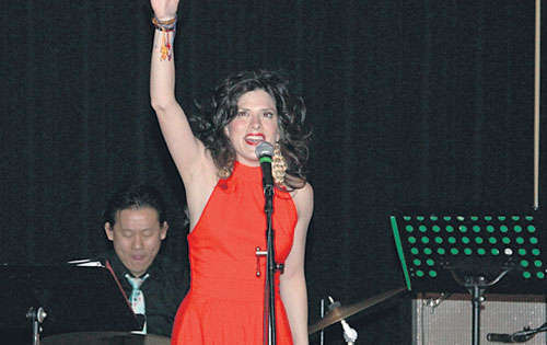 <p>Admira a Marc Anthony. </p>