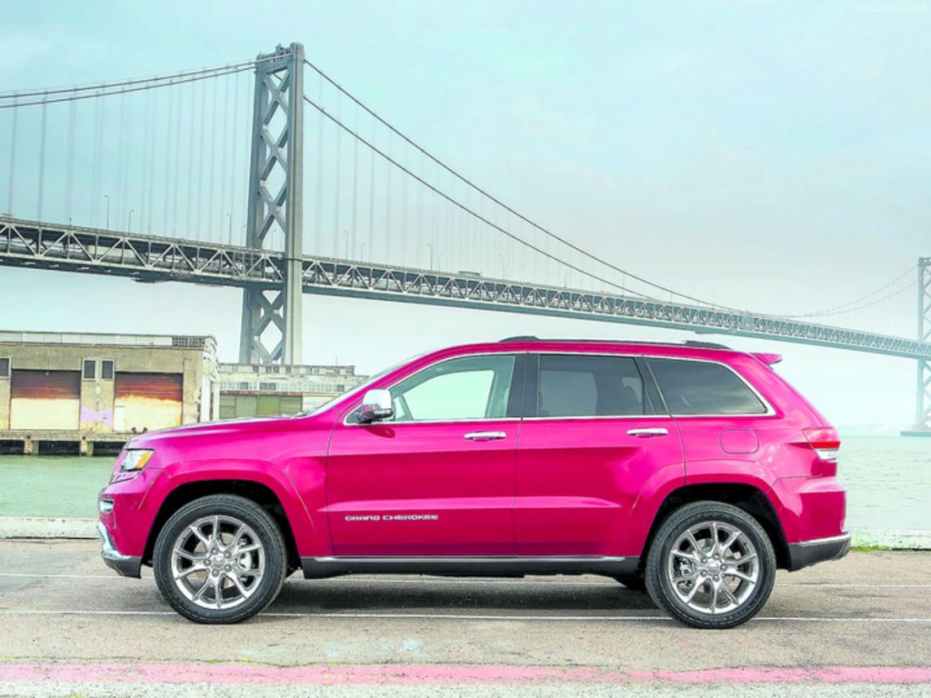 El conductor fácilmente descubrirá que el nuevo Jeep Grand Cherokee ahora es más placentero de manejar sobre cualquier tipo de camino, inclusive sobre las brechas más demandantes, y en todo tipo de condiciones climáticas.()