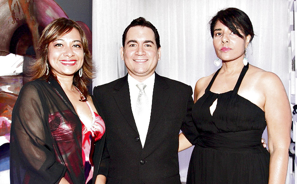 Olga Muñoz, Armando Céspedes y Balbir Bhullar.()