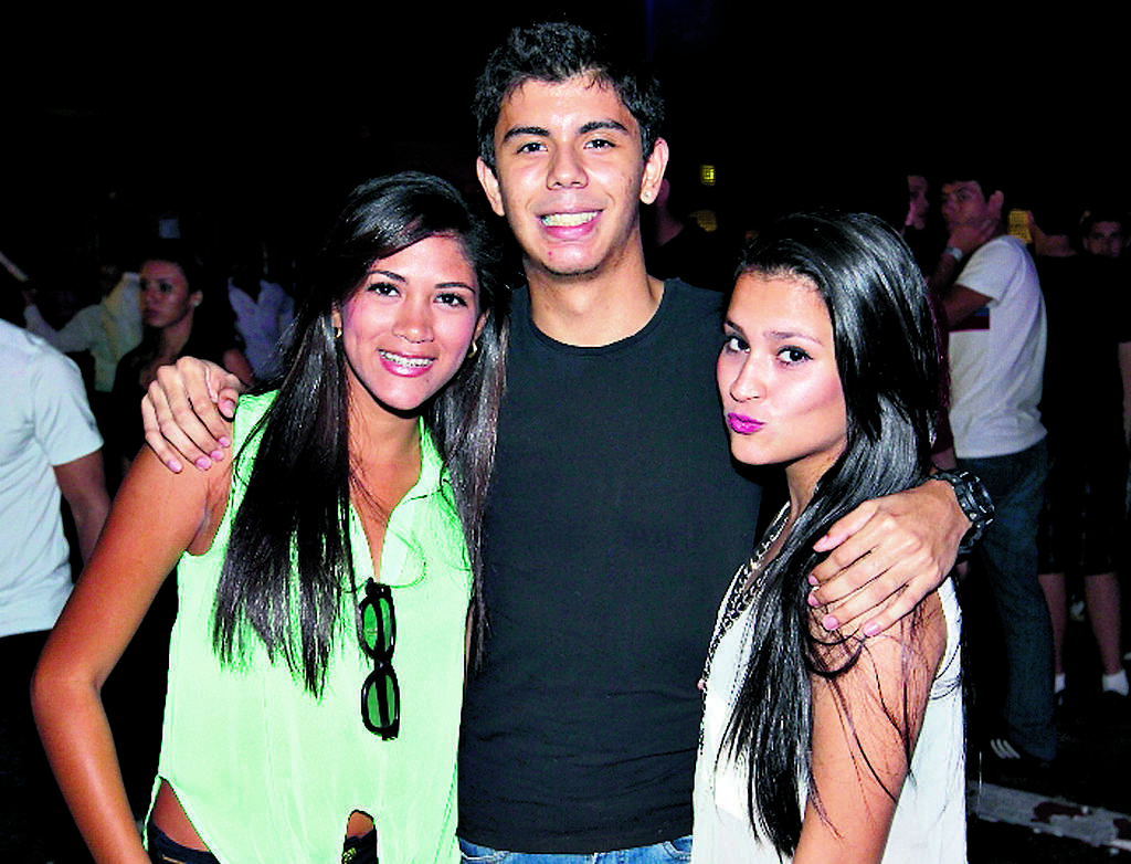 Jeitchell Dueñas, José Morales y Carolina Granada.()