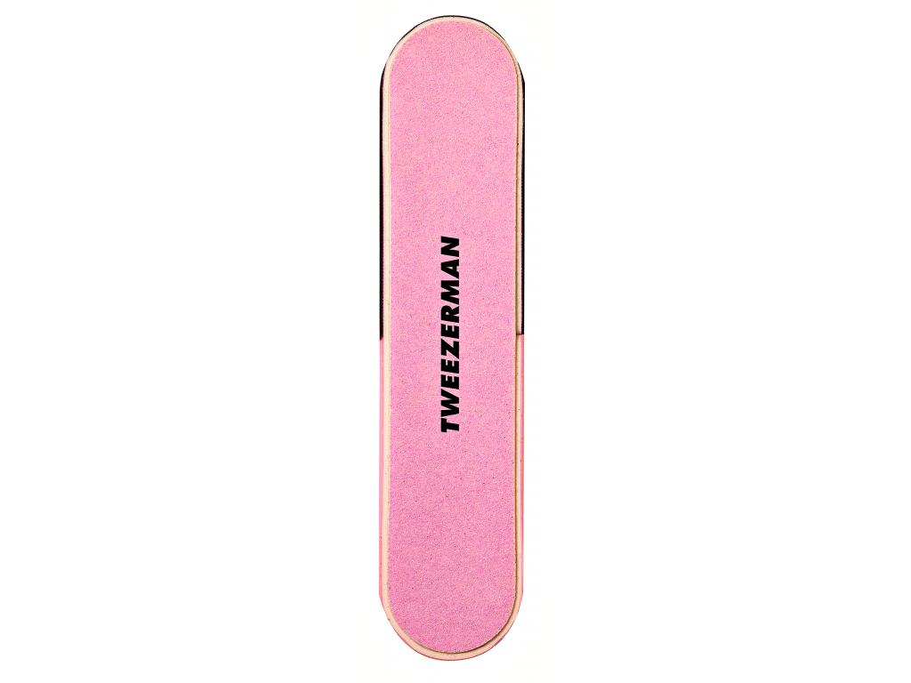 Way Nail Buffer es una lima para uñas muy práctica para llevar en el bolso, útil para esos días de Carnaval. El color rosa la hace verse glamurosa.()