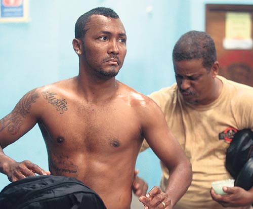 <p>Listo. Chemito Moreno se prepara para la sesión.</p>