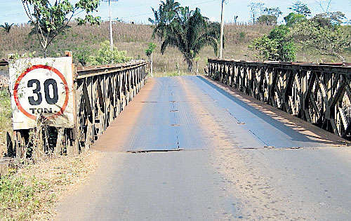 <p>Vieja estructura. Puente sobre el río Caño Quebrado.</p>