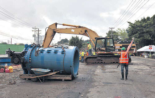 <p>Personal. 90 trabajadores ejecutaron la reparación.</p>