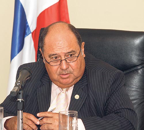 <p>Carlos Afú</p>
