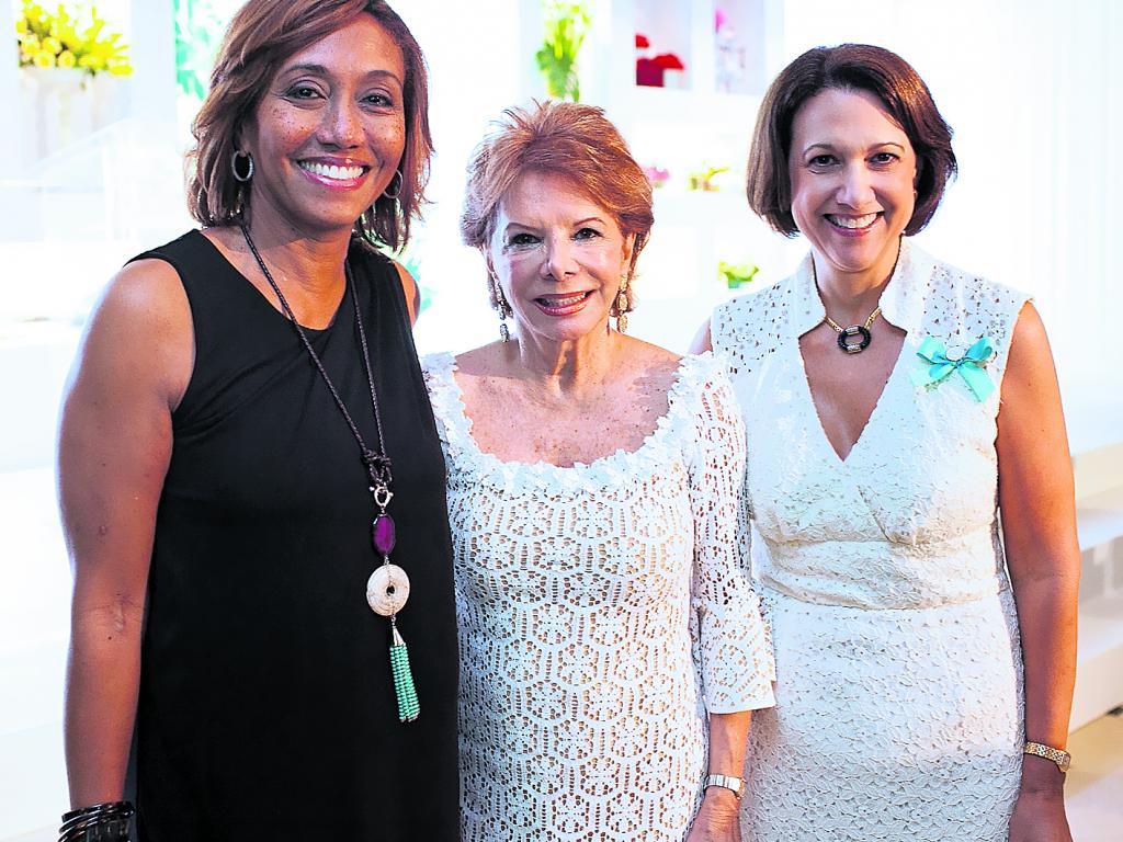 Olga Sinclair, Cuchi de De La Guardia y Maribel Heilbron.()