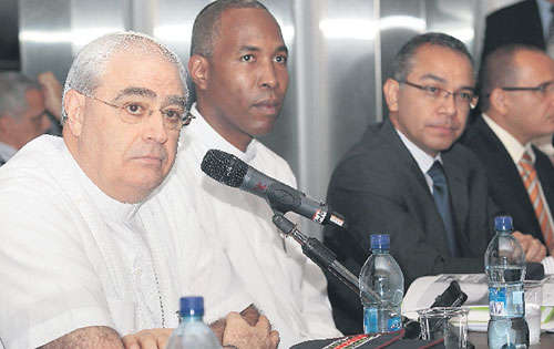<p>Figura. José Luis Lacunza, pendiente de los resultados.</p>