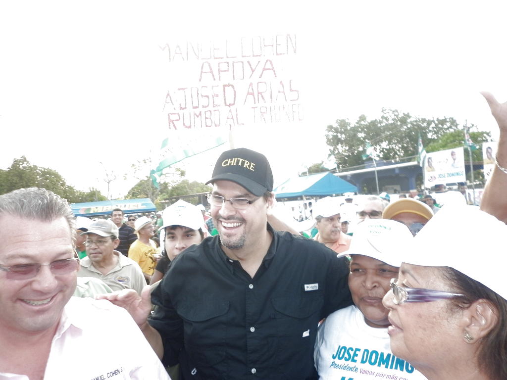José Domingo Arias precandidato presidencial por Cambio Democrático en conjunto con el diputado Manuel Cohen. Foto/Cortesía. <br>