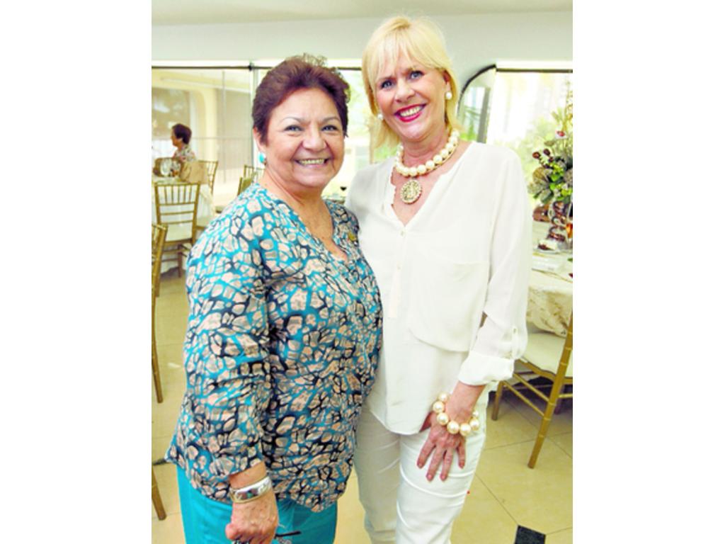 7. Mariana de Lee y Viviane de Alemán.