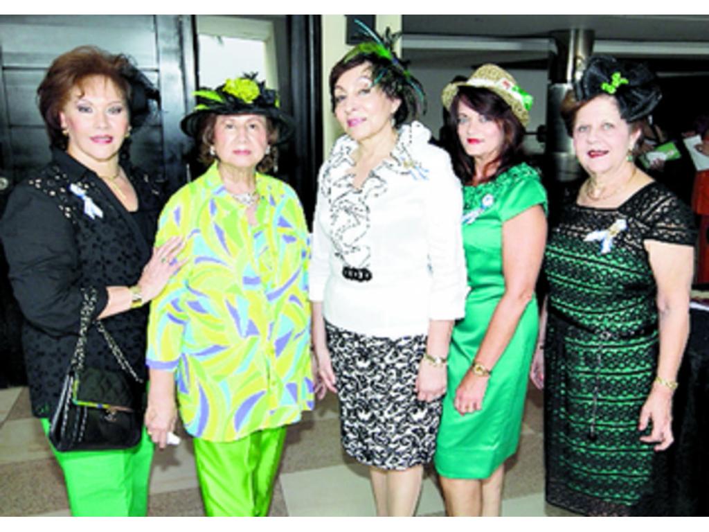 3. Vicky de Sieiro, Juliana de Martínez , Sonia de Castro, Marisela de Ruiz y Antonieta de Castro.