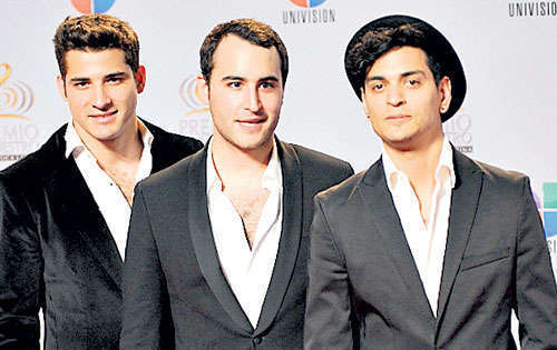 <p>Mejor grupo pop. Camila, a su paso por la alfombra roja </p>