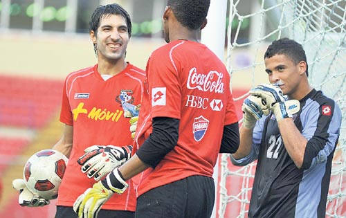 <p>Guardametas. Jaime Penedo, Kevin Melgar y Luis Mejía se llevan muy bien.</p>