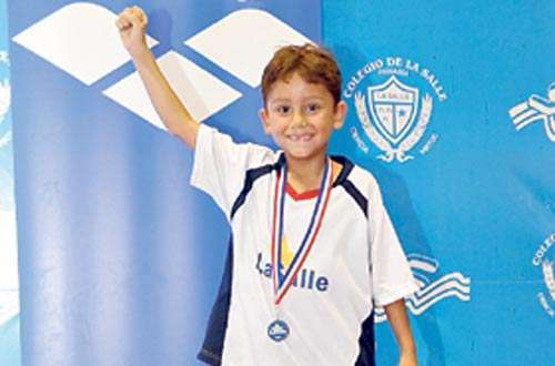 <p>Alegría. Brian Kane celebra la medalla lograda.</p>