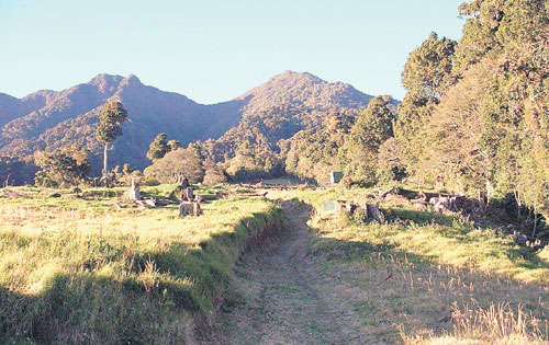 <p>Riqueza. Diversidad de paisajes y senderos.</p>