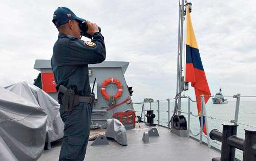 <p>Visualiza. Uniformados colombianos participan de esta acción.</p>