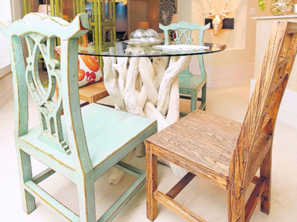 Base de varias partes de un tronco para la mesa del comedor.