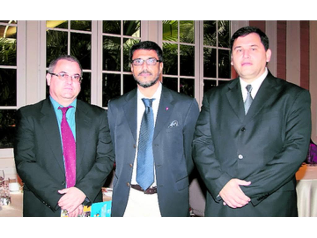 3. Paulo Ferrer, Juan José Álvarez y Manuel Vallarino.