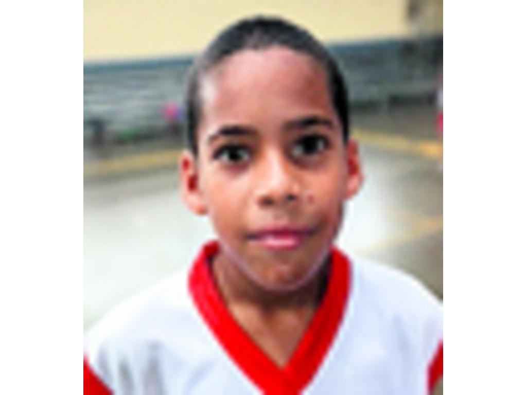 Quiero ser basquetbolista porque es lo que me gusta y me siento muy contento por esta oportunidad que se nos ha dado de participar.