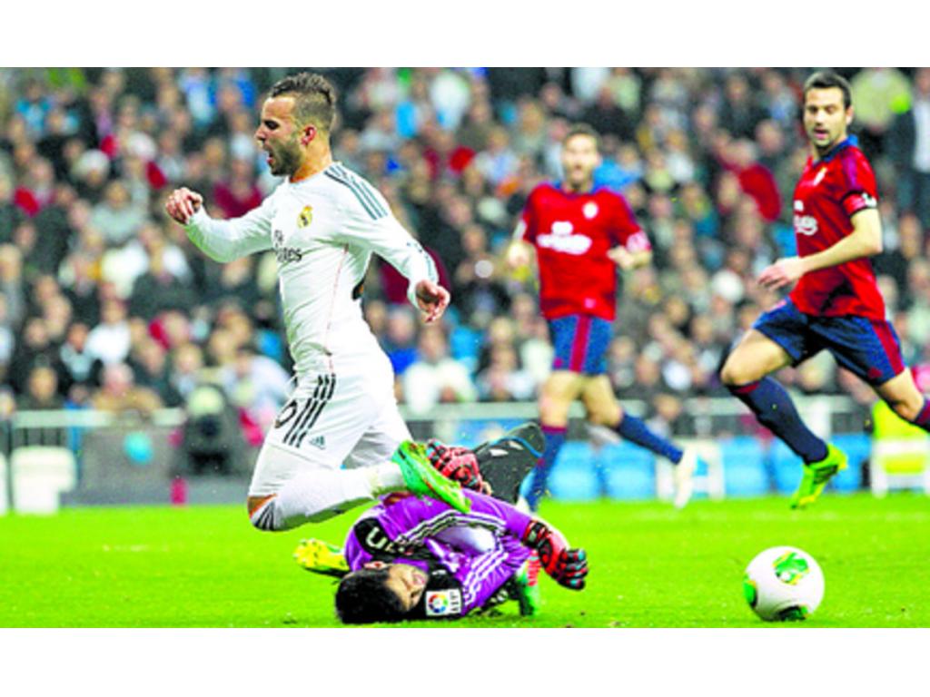 Jesé fue uno de los pocos de su equipo que pudo aportar algo de chispa al juego.(EFE)