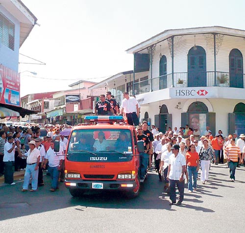 <p>Dolor. Momentos en que avanzaba el cortejo fúnebre.</p>