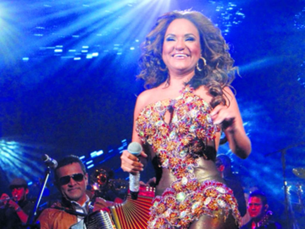 Sandra Sandoval asombra con su vestuario, es lo que el público espera.
