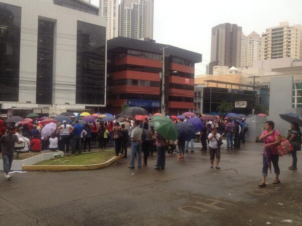 Docentes en la Defensoría del Pueblo. Foto/Cortesía <br>