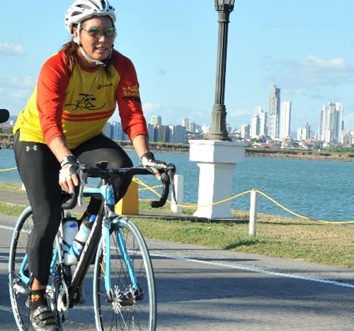 <p>El día era apropiado para montar bicicleta.</p>