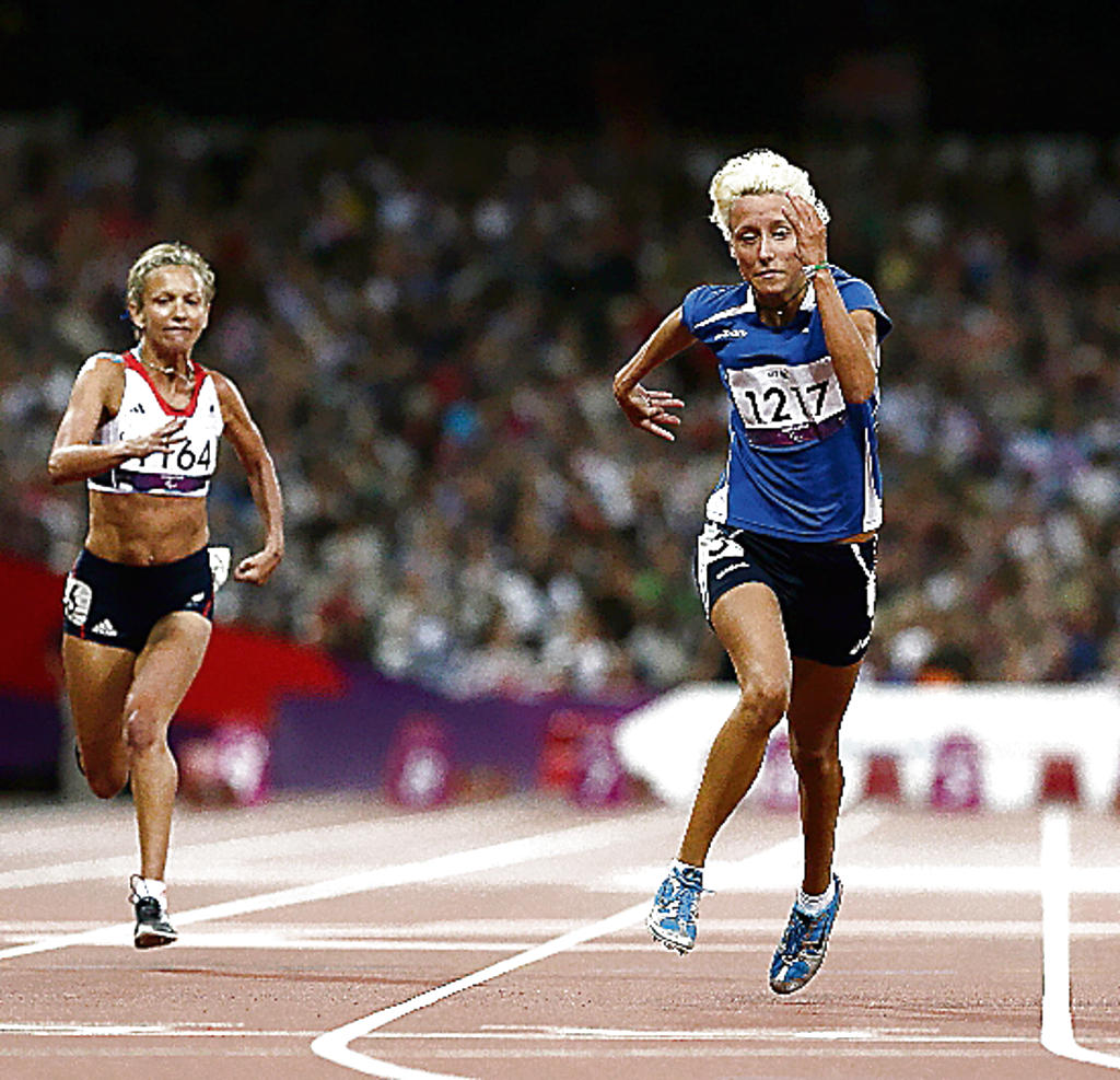 Final. Oxana Corso (dcha.) cierra fuerte.(AP)