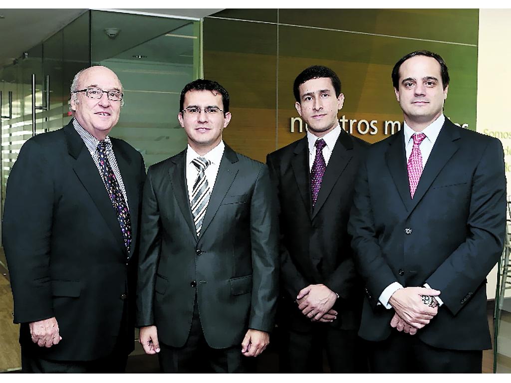 5. William Hayes, Mario Jara, Carlos Moreno y Alejandro Tizzoni.