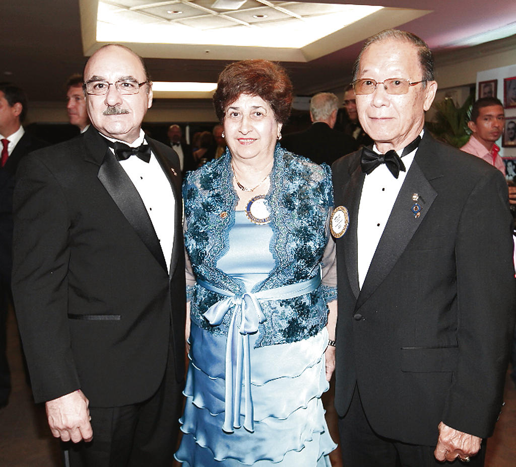 Ramiro Abaunza, Marcela González y Mario Yee.()