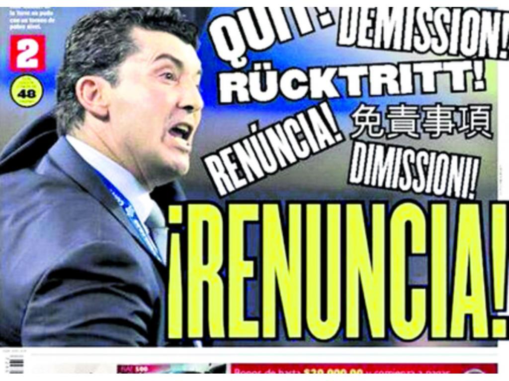 El diario Récord publicó una de las portadas más duras e ingeniosas, al pedir la renuncia del seleccionador José Manuel Chepo de la Torre en varios idiomas. (Tomado de internet)