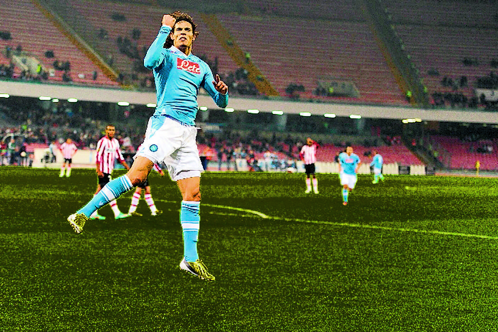 Efectivo. Edinson Cavani celebra un gol ante el PSV.(EFE)