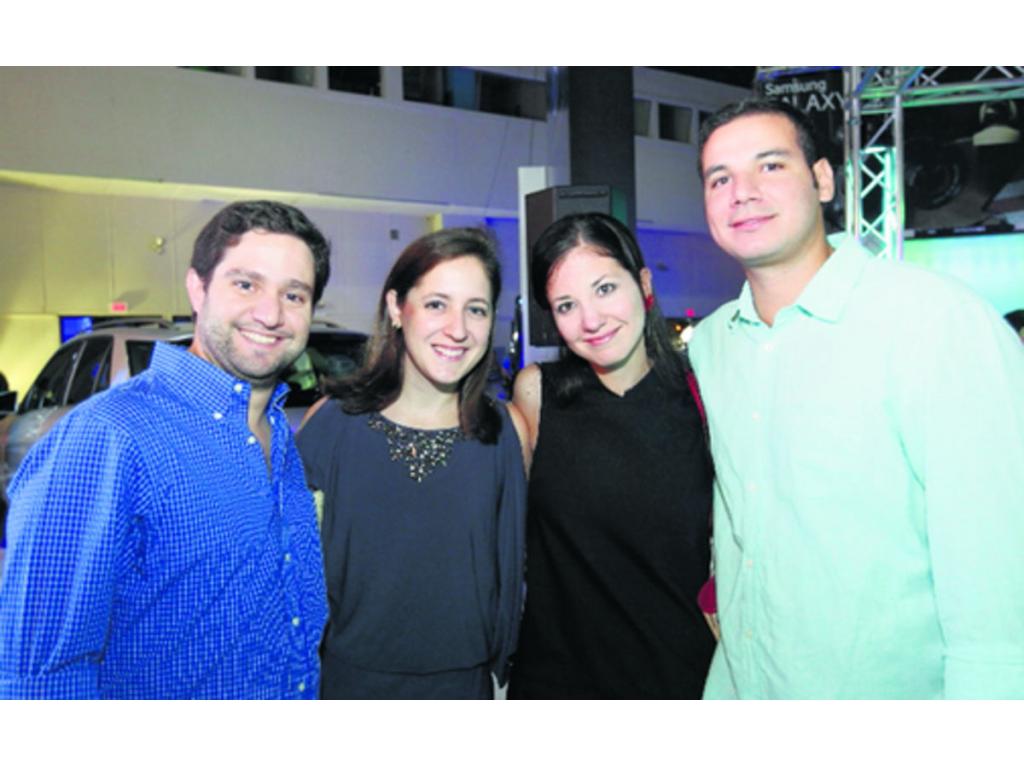 5. Javier Oteyza, Clarisa de Oteyza, Nancy Saizarbitoria y Alejandro Martínez.