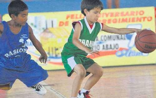 <p>Entrega. Las buenas jugadas no faltaron.</p>