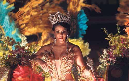 <p>Astrid. Terminó su recorrido en el carro de las damas. </p>