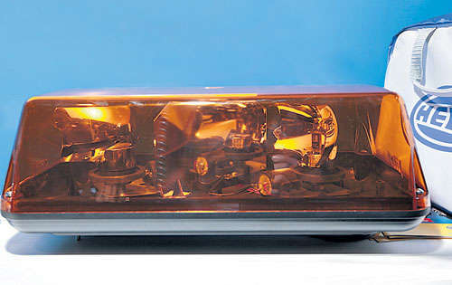 <p>Luces de la marca Hella, específicamente para vehículos policiales. También las hay para otra clase de autos y ambulancias.</p>