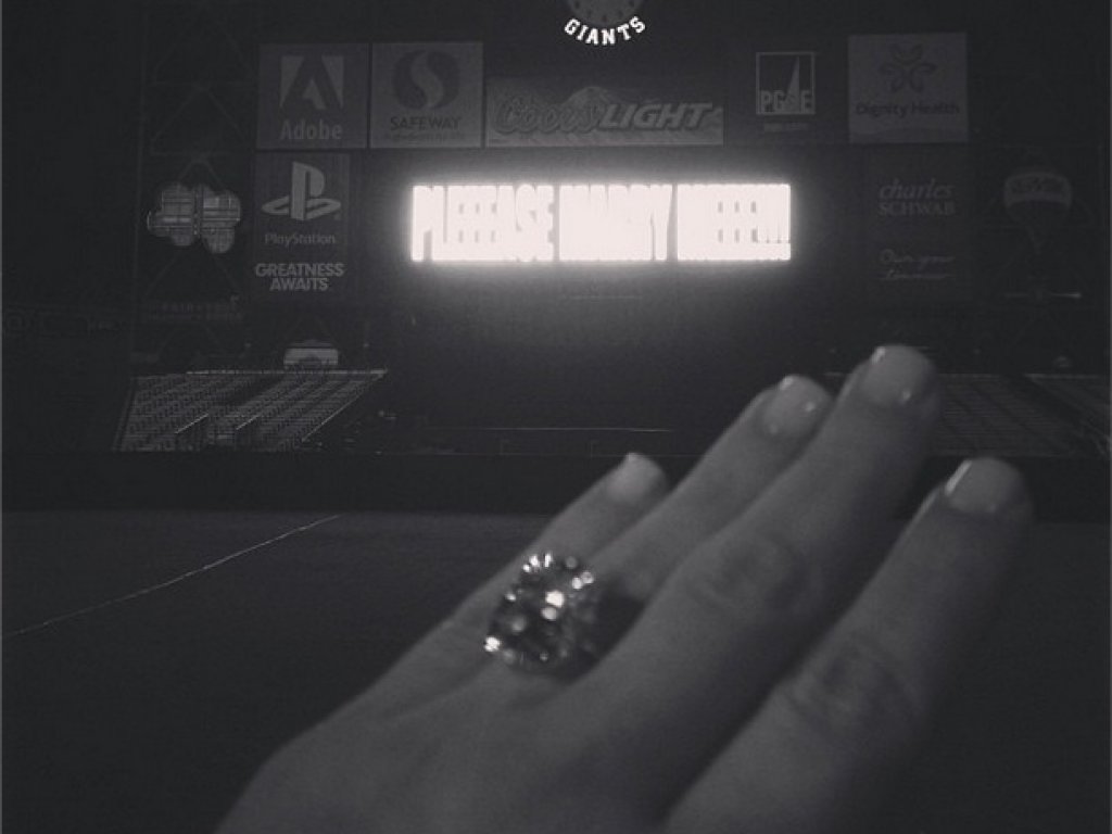 El anillo que Kanye le dio a Kim. Cortesía.<br>