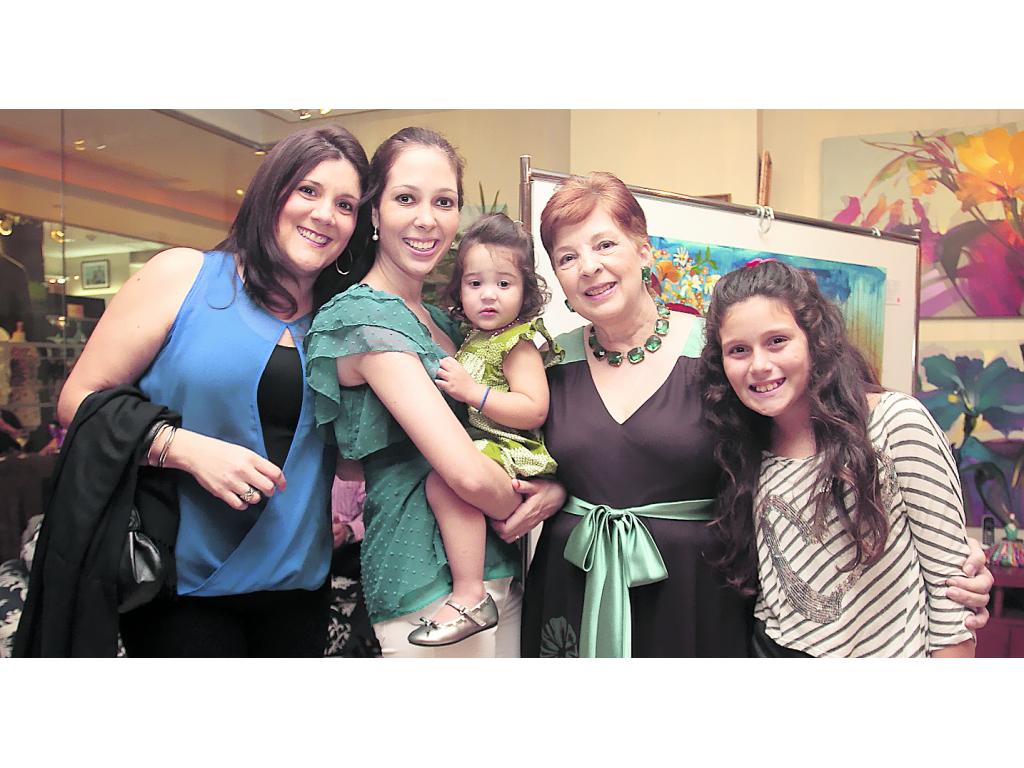 Melissa de Terracina, Fanny Valdés, Camille Nicole Julio, Nelly Terracina y María Lucía Terracina.(Omar Morales)