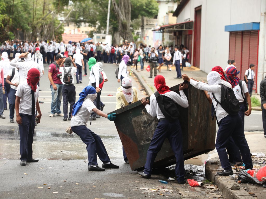 Jornada de protestas de un grupo de institutores. Foto/Carlos Lemos<br>