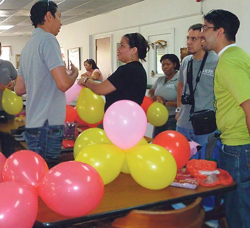 <p>Amor. La JCI de la ciudad de Panamá visitó a ancianos.</p>