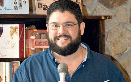 <p>El año pasado en la Feria del Libro, Gorka Lasa presentó su libro de poesías Cantos de la Legión Arcana.</p>