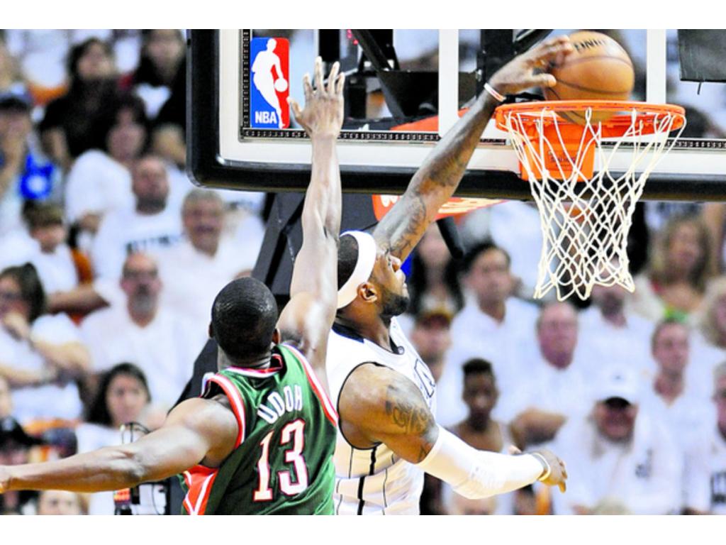 Kevin Durant (35) aportó a la ofensiva de los Thunder.(AP)