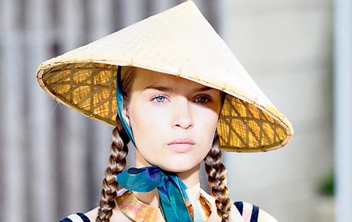 <p>Dulce marinerita. Propuesta de CPH Visions para las chicas que quieren verse a la moda sin perder su lado femenino. No te olvides de contrastar estampados..</p>