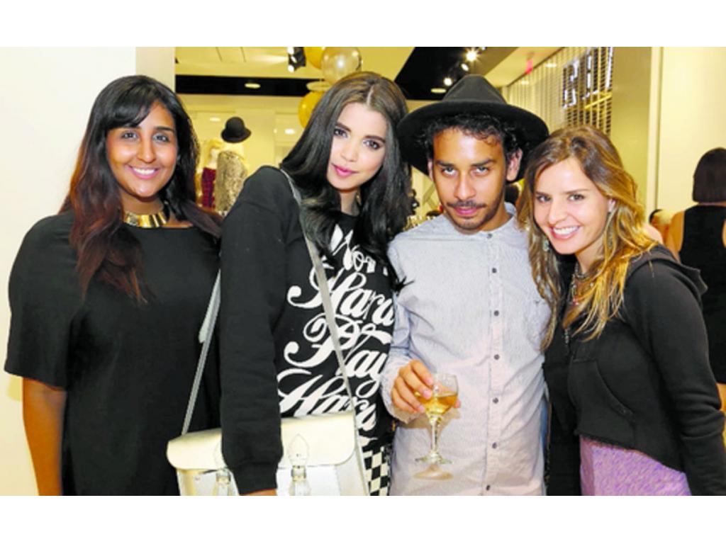 5. Carolina Tarte, Yosibell Sánchez, James Ábrego y Carolina Iglesias.